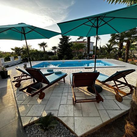 Holiday House Serenity Malinska Exterior photo